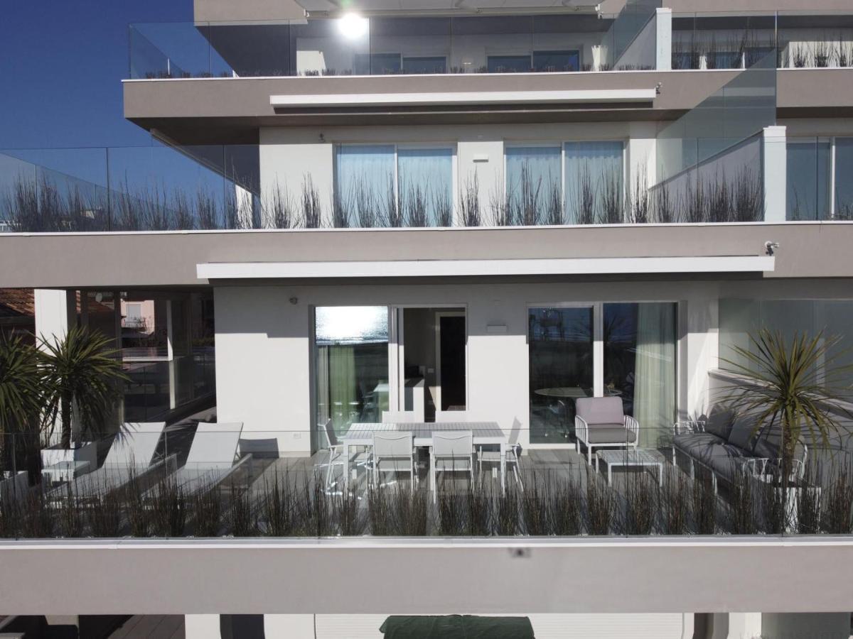 Ferienwohnung Immobiliare Jvl - Tahitimare Lido di Jesolo Exterior foto